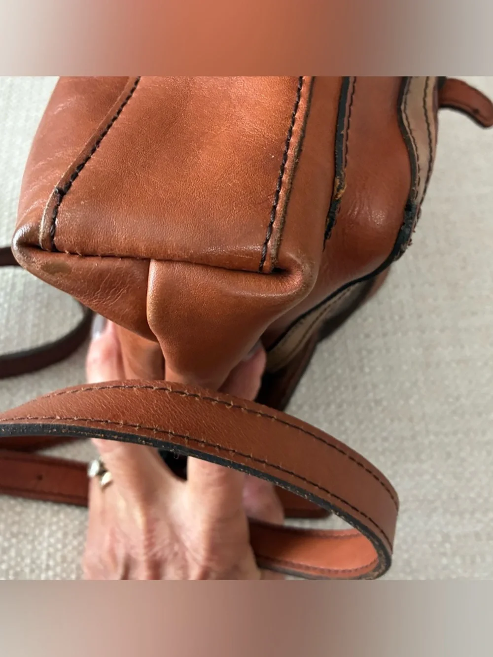 Patricia Nash EUC Avellino
Basketweave Tan Genuine
Leather Crossbody - Picture 5 of 16